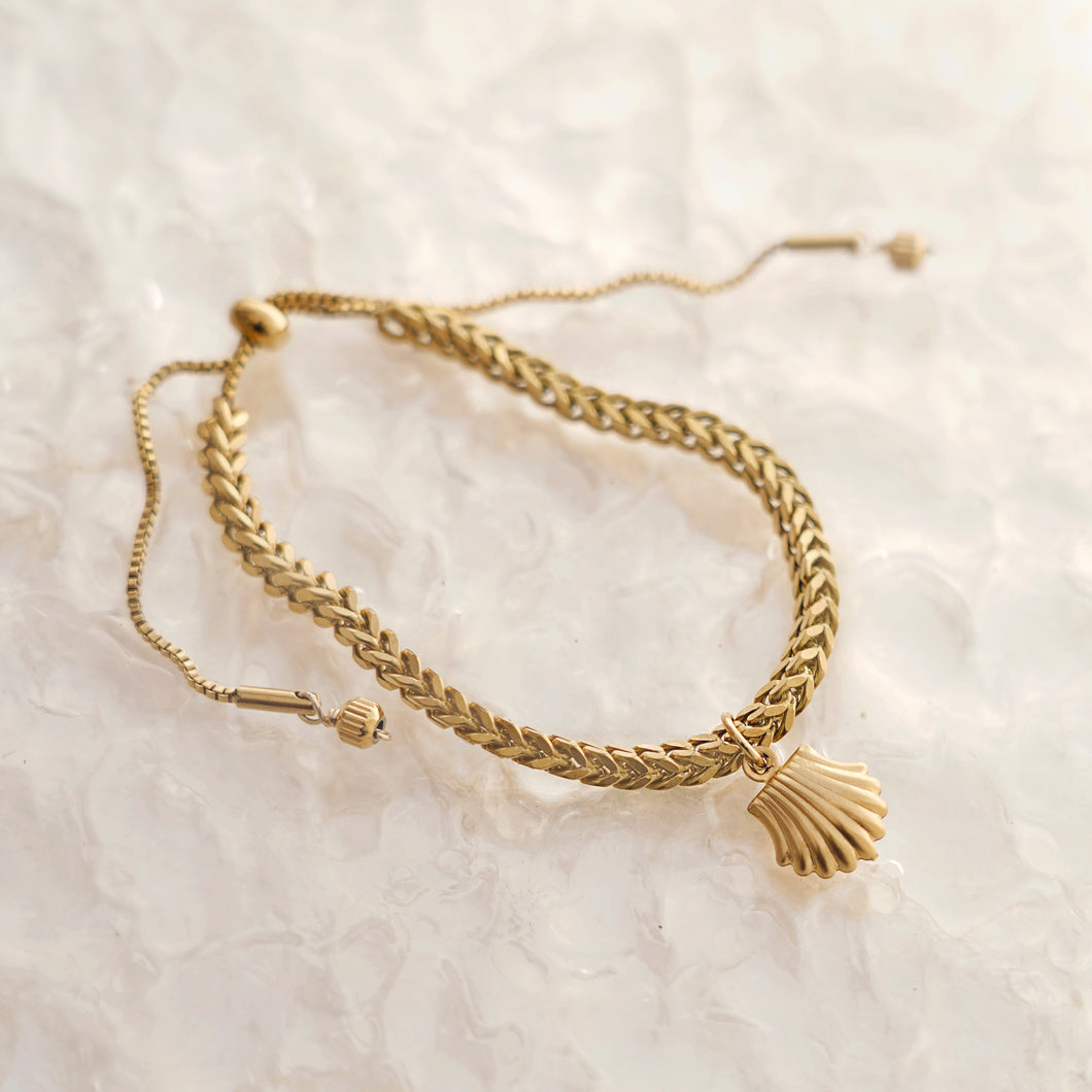 Chunky Braided Chain Bracelet with Cascara Charm