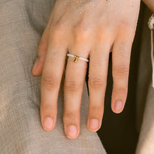 Load image into Gallery viewer, Isla Glass Beads Ring - Pearly White with Gold Drops